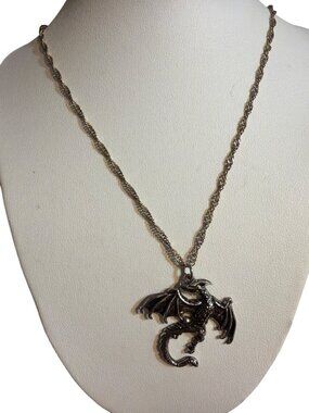 Dragon Pendant Necklace Twisted Chain Silver Tone Gothic Fantasy Jewelry 18"